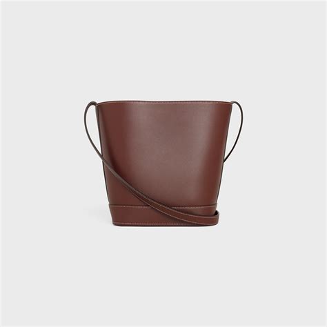 SMALL BUCKET CUIR TRIOMPHE IN SMOOTH 